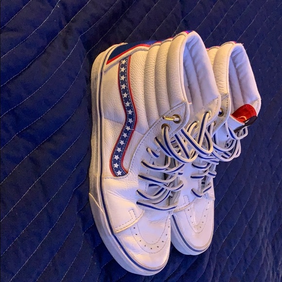 Vans - Picture 2 of 5